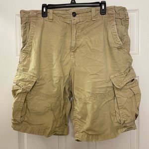 American Eagle mens tan cargo shorts size 40